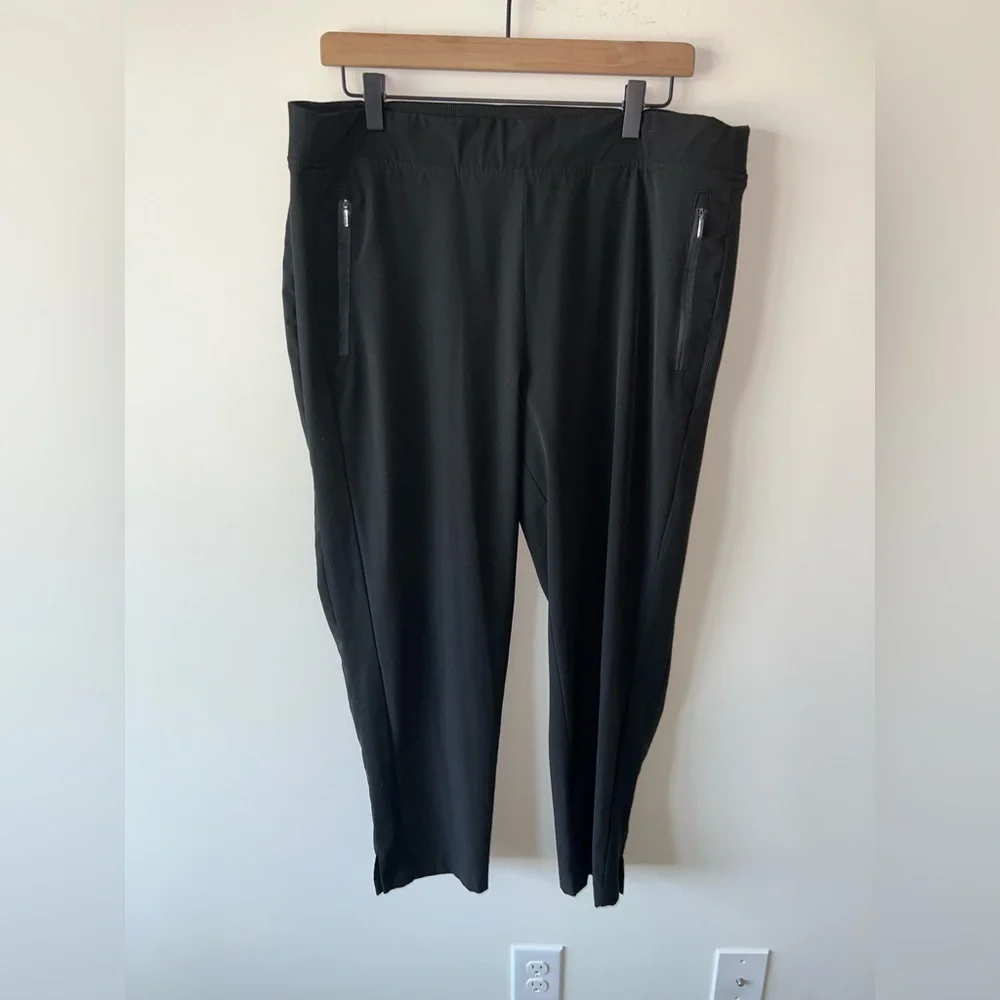 Chico’s Black Athletic Pants with Zipper Pockets Size 2.5R